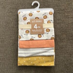 Kit + Pearl 4pk Baby Blankets NEW safari lion triangles baby boy girl orange